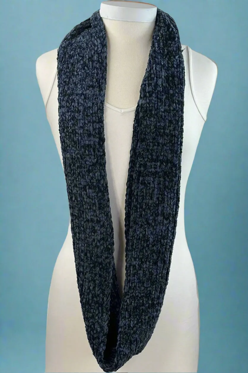Chunky Knit Infinity Scarf Blue